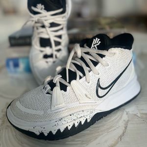 Nike Kyrie 7 TB 'White' DA7767-100 basketball sneakers boys 4.5Y